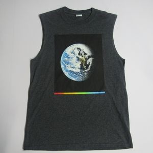 Mens tee shirt medium sleeveless with earth print.